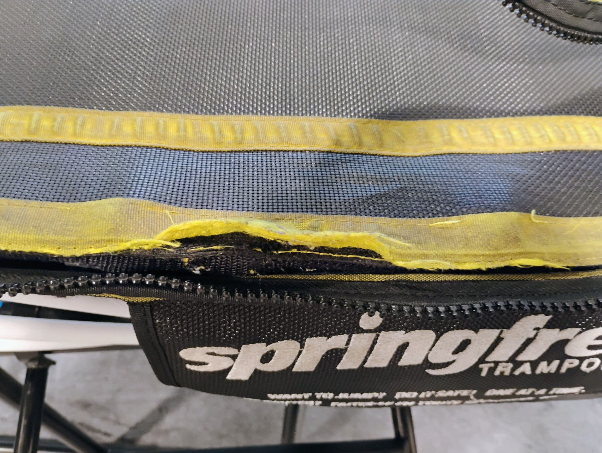 DEMO Springfree 13' x 13' Jumbo Square Trampoline™ WITH Ladder Included (VA) - Image 4