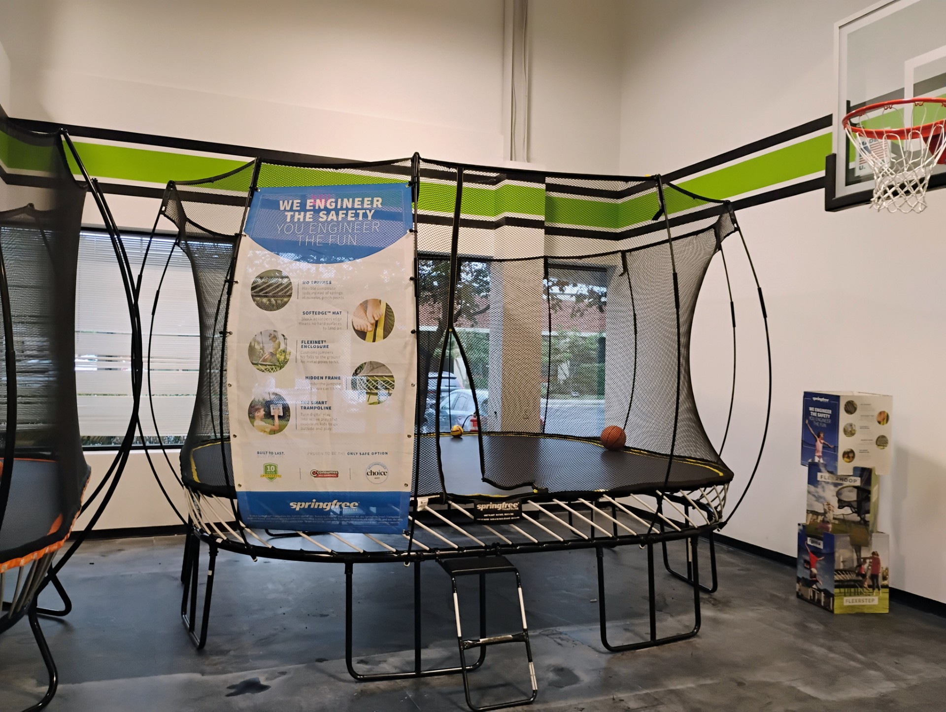 DEMO Springfree 13' x 13' Jumbo Square Trampoline™ WITH Ladder Included (VA)